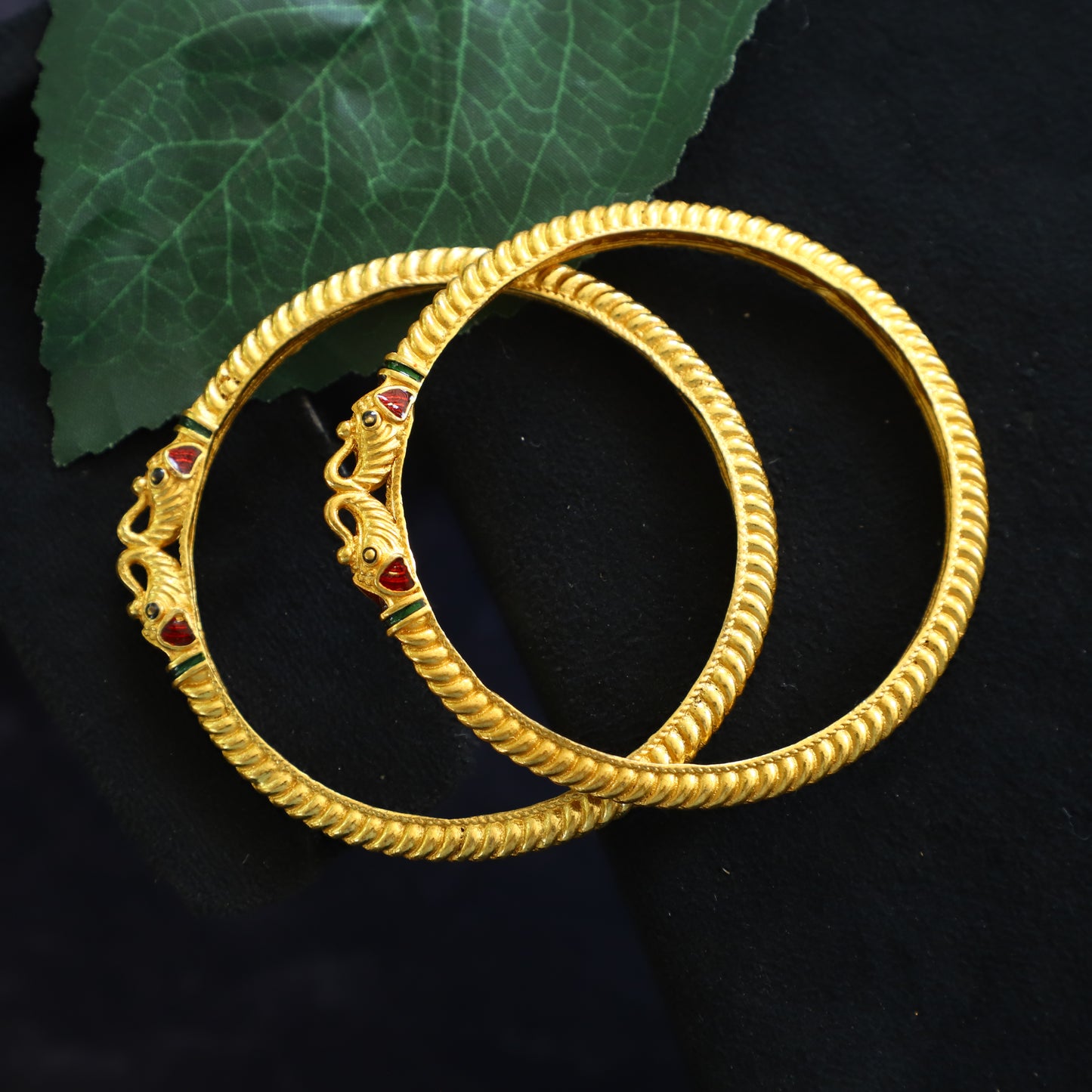 LEON BANGLE