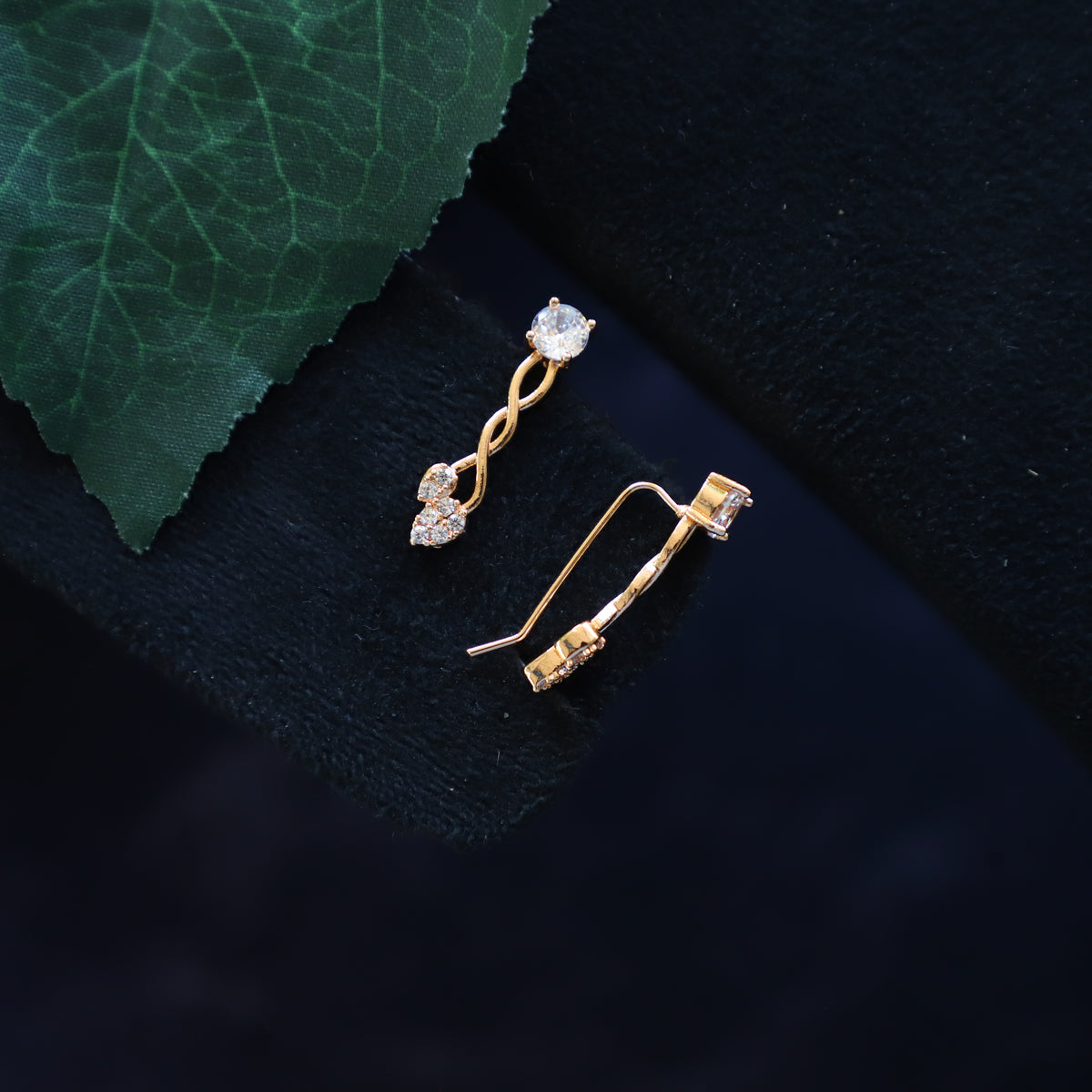 NEVI EARRING