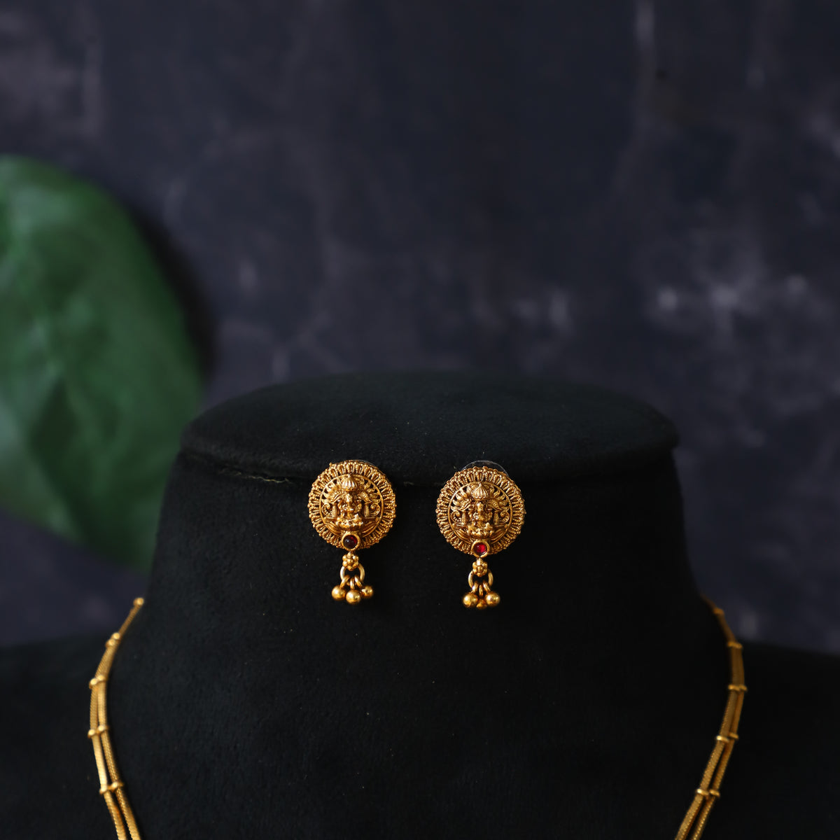 JULIN NECKPIECE