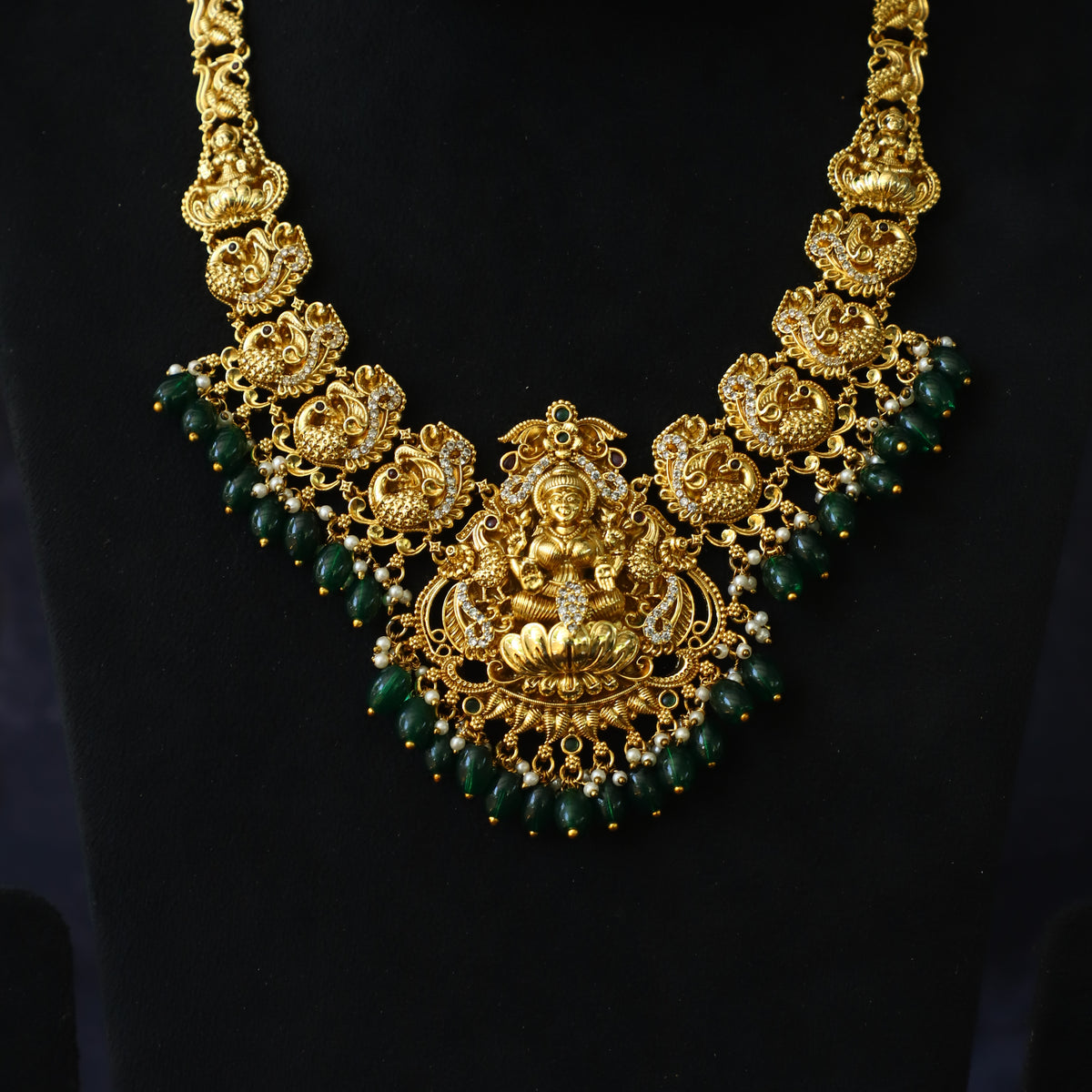 LAKSHI NECKPIECE