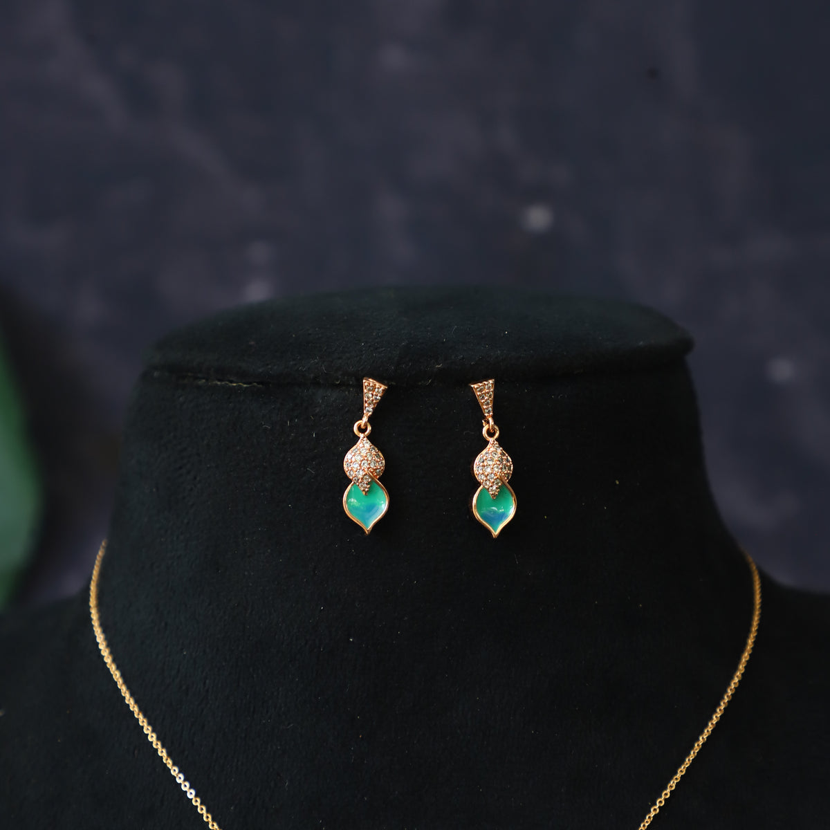 EMERALD CHAIN