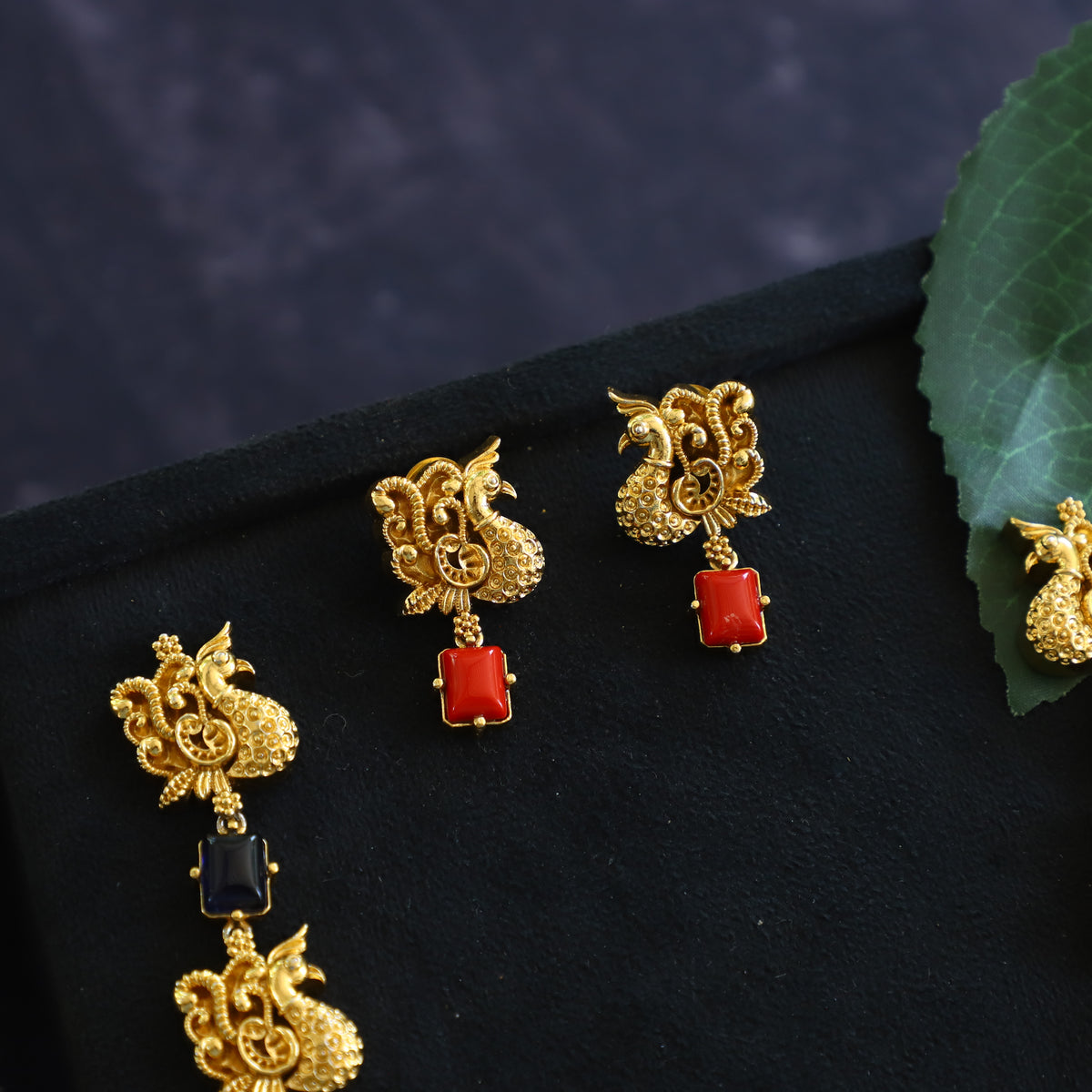 NAVARATHA TAYEER NECKPIECE