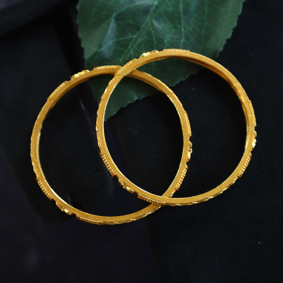 AVIRA BANGLE