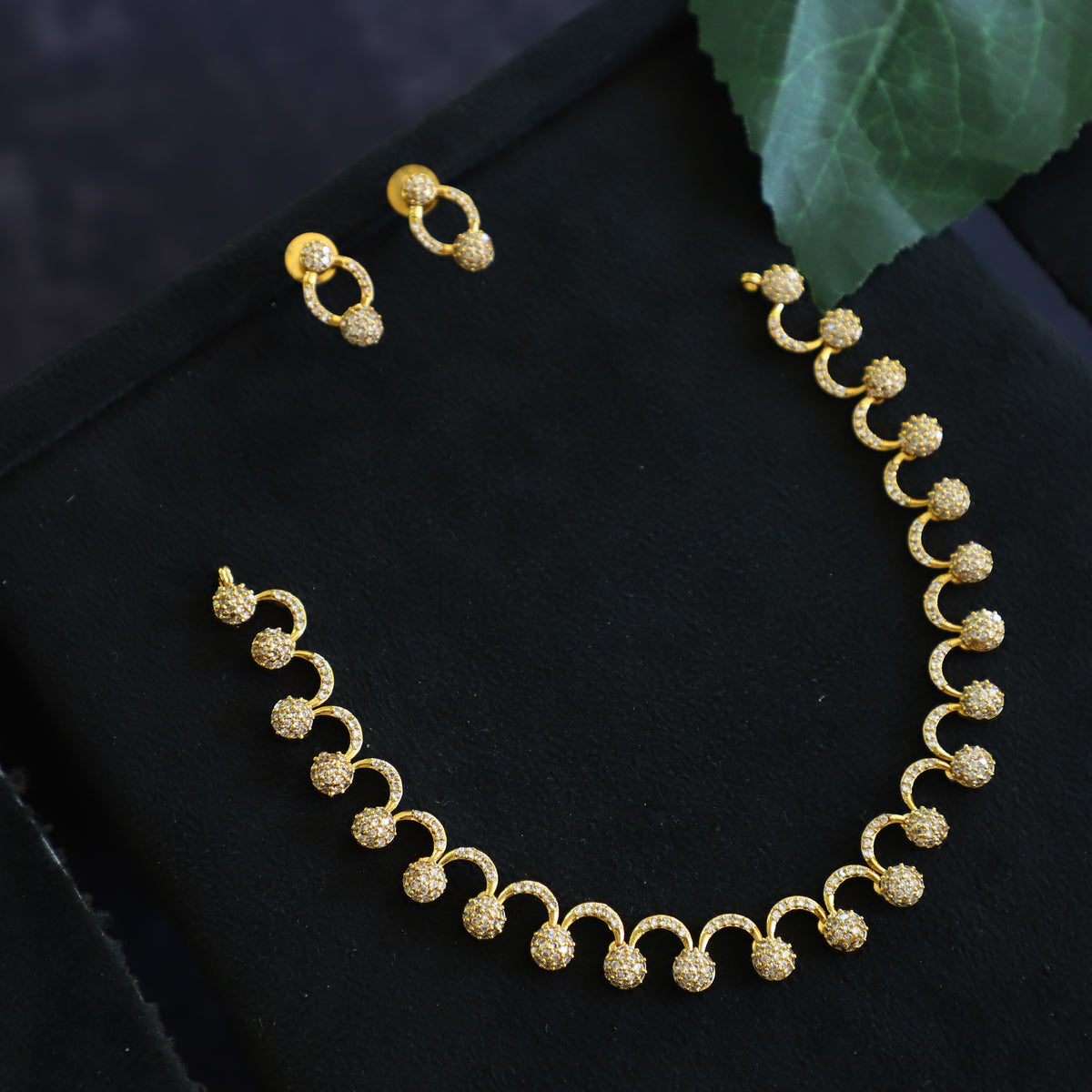GAJA NECKPIECE