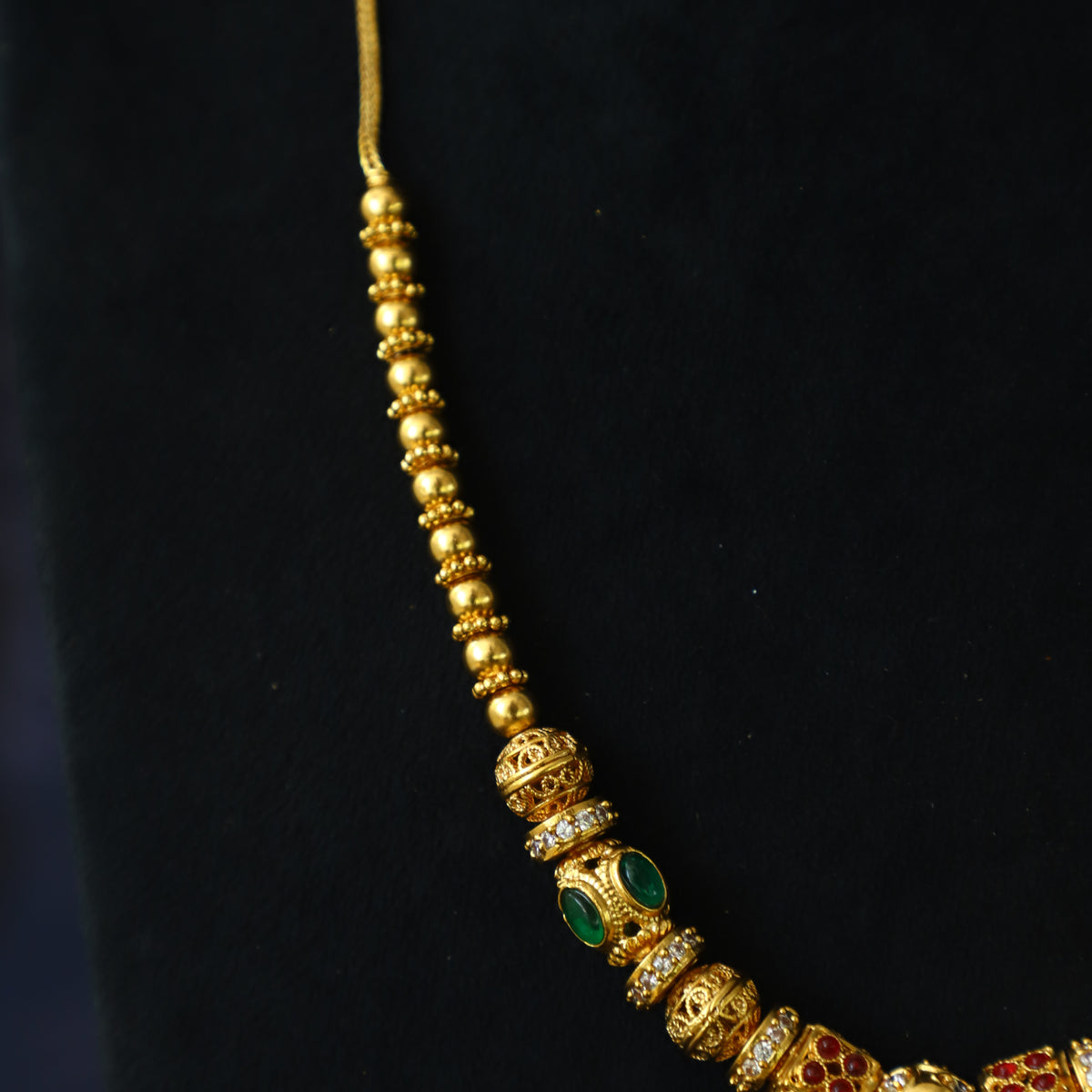MULTI COLOUR BALL NECKPIECE