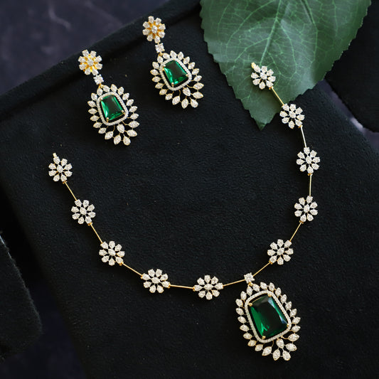 LOGAN NECKPIECE