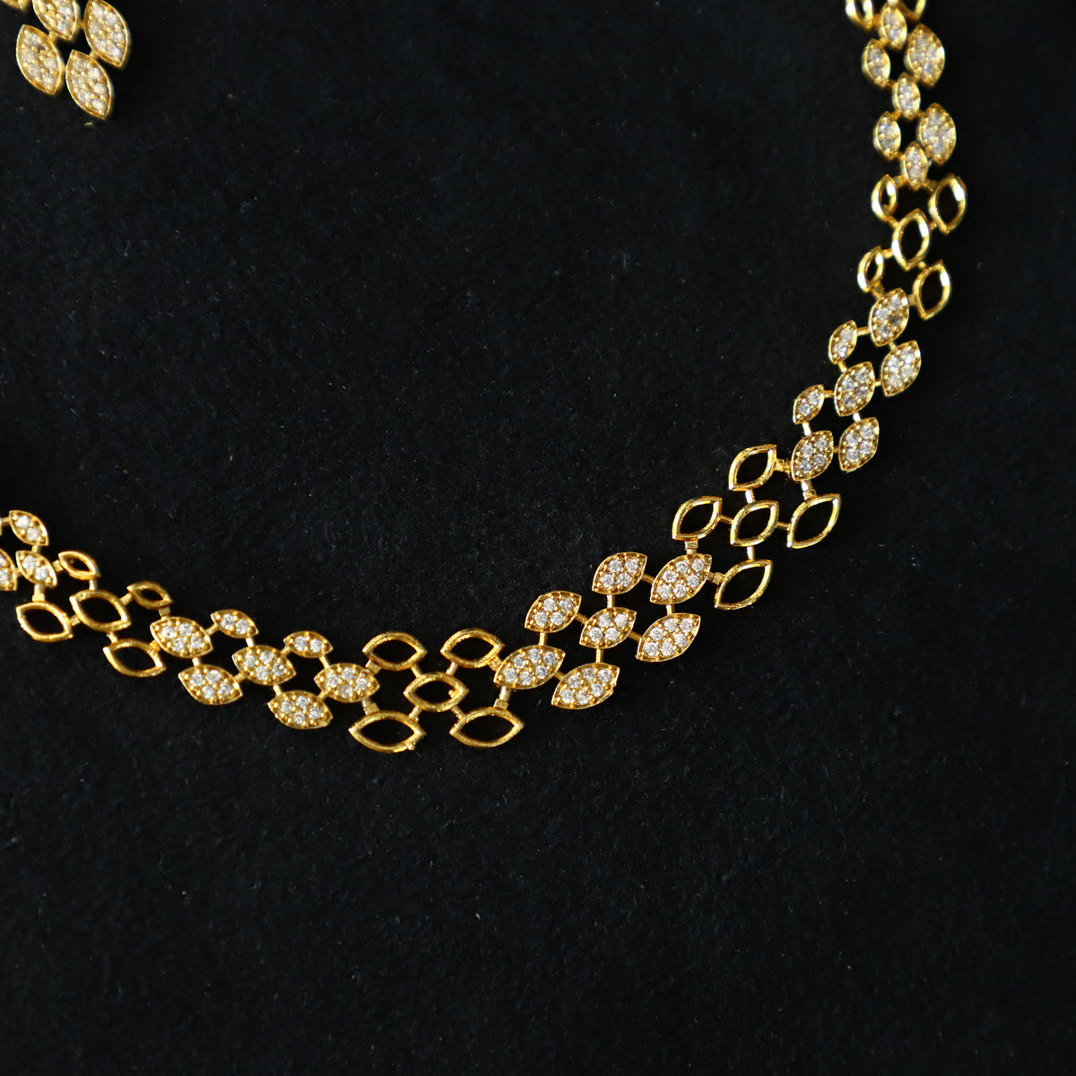 AJWAIN NECKPIECE