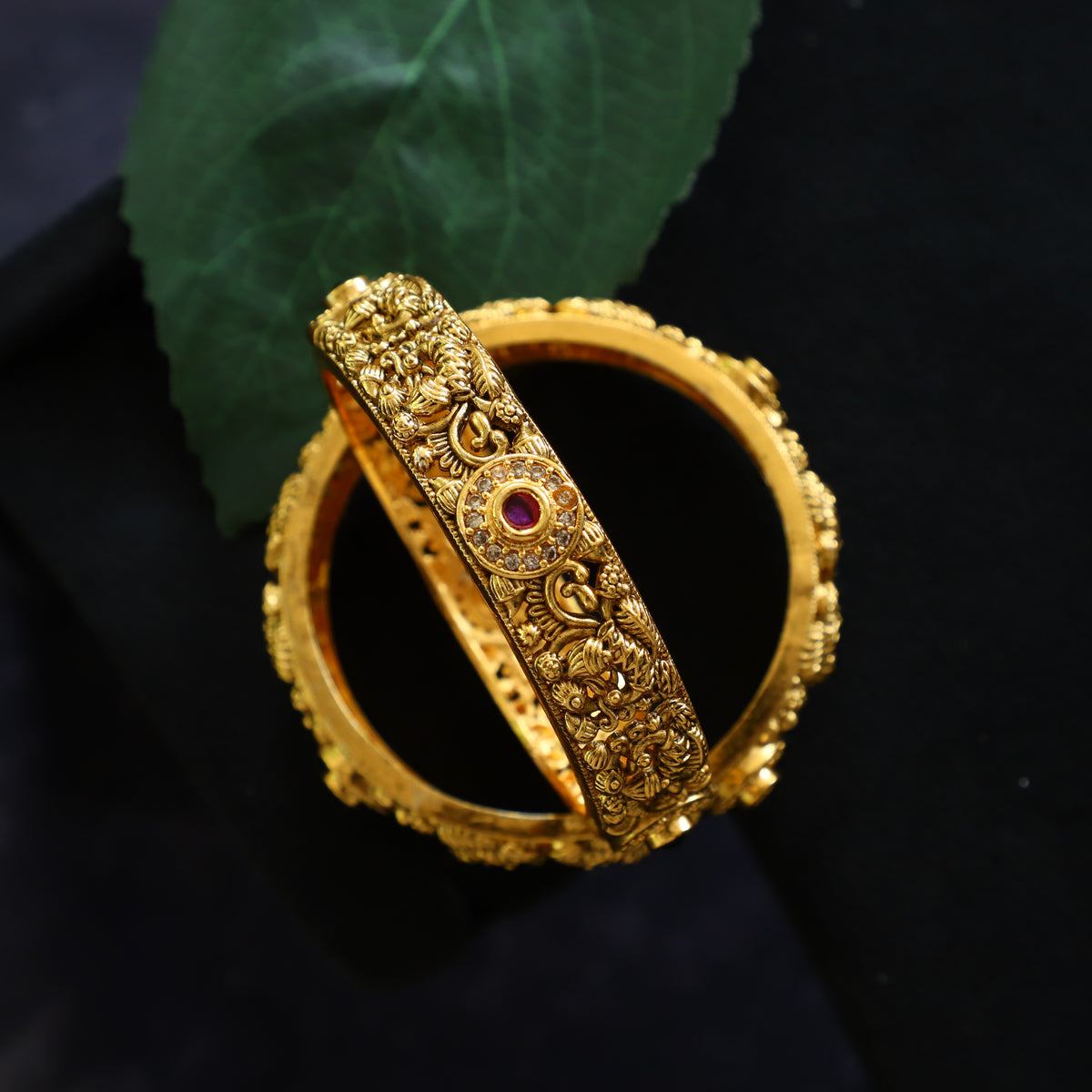 ARTISTIC BANGLE