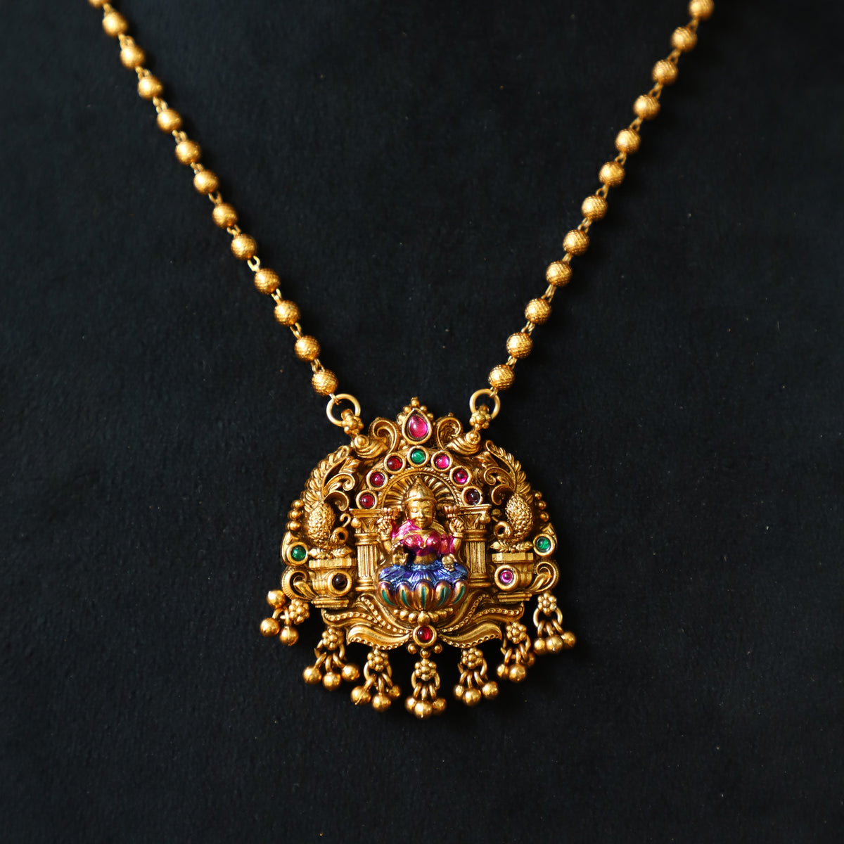 RAVA NECKPIECE