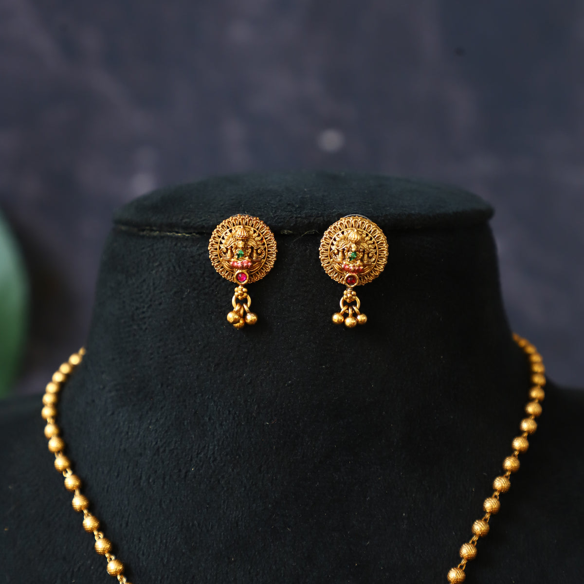 RAVA NECKPIECE
