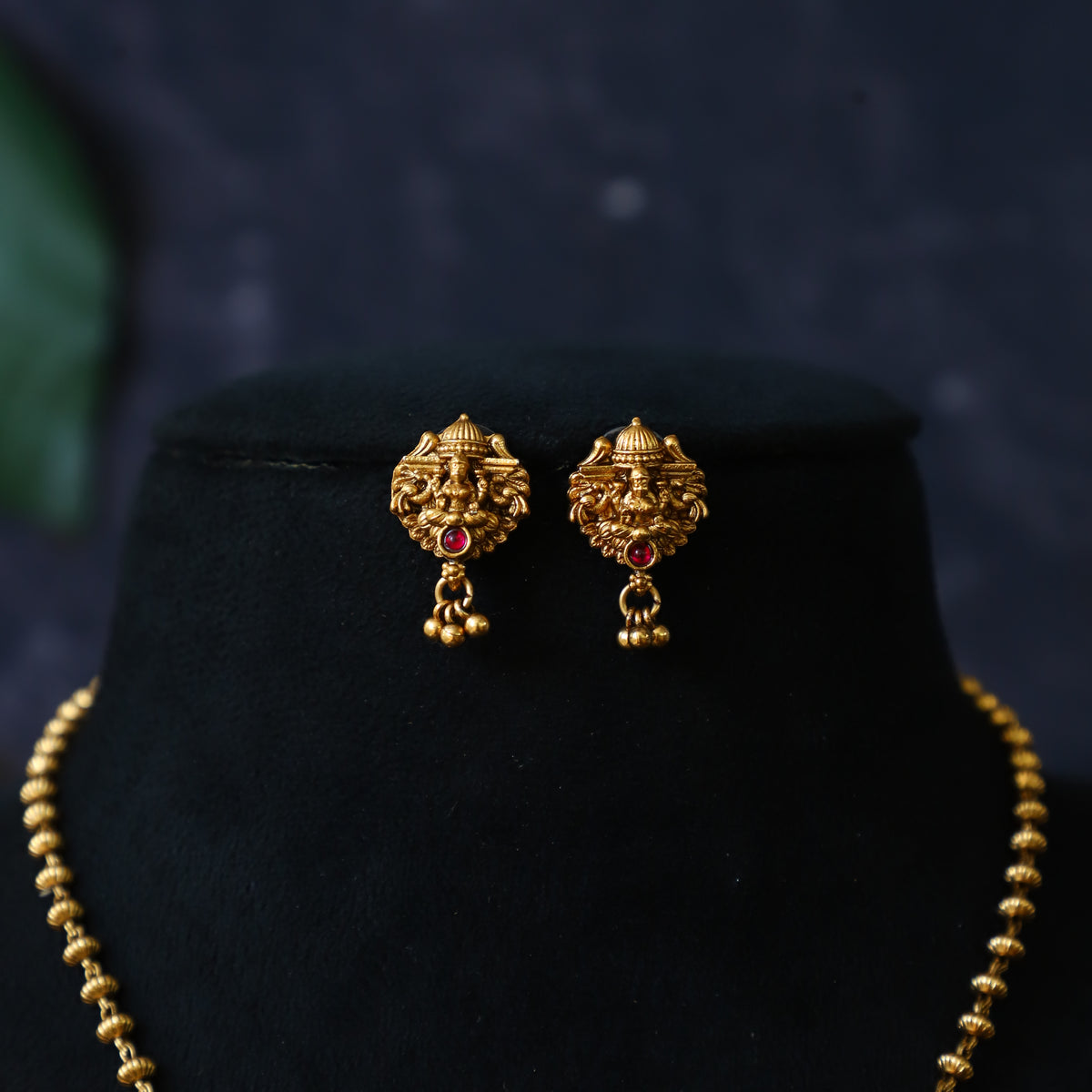 JACKAL NECKPIECE
