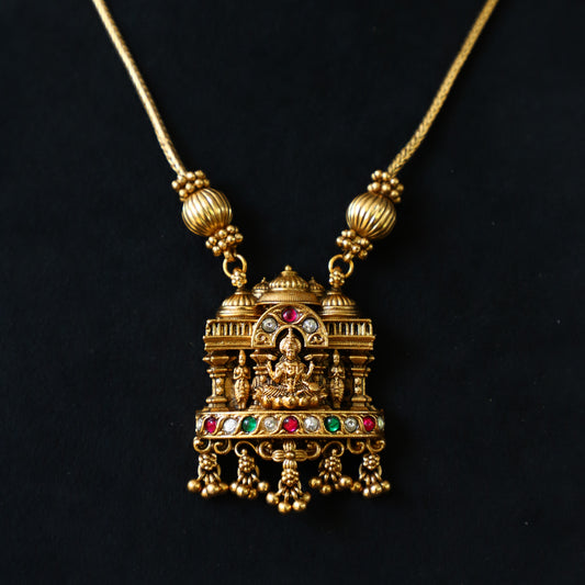 IGUANA NECKPIECE