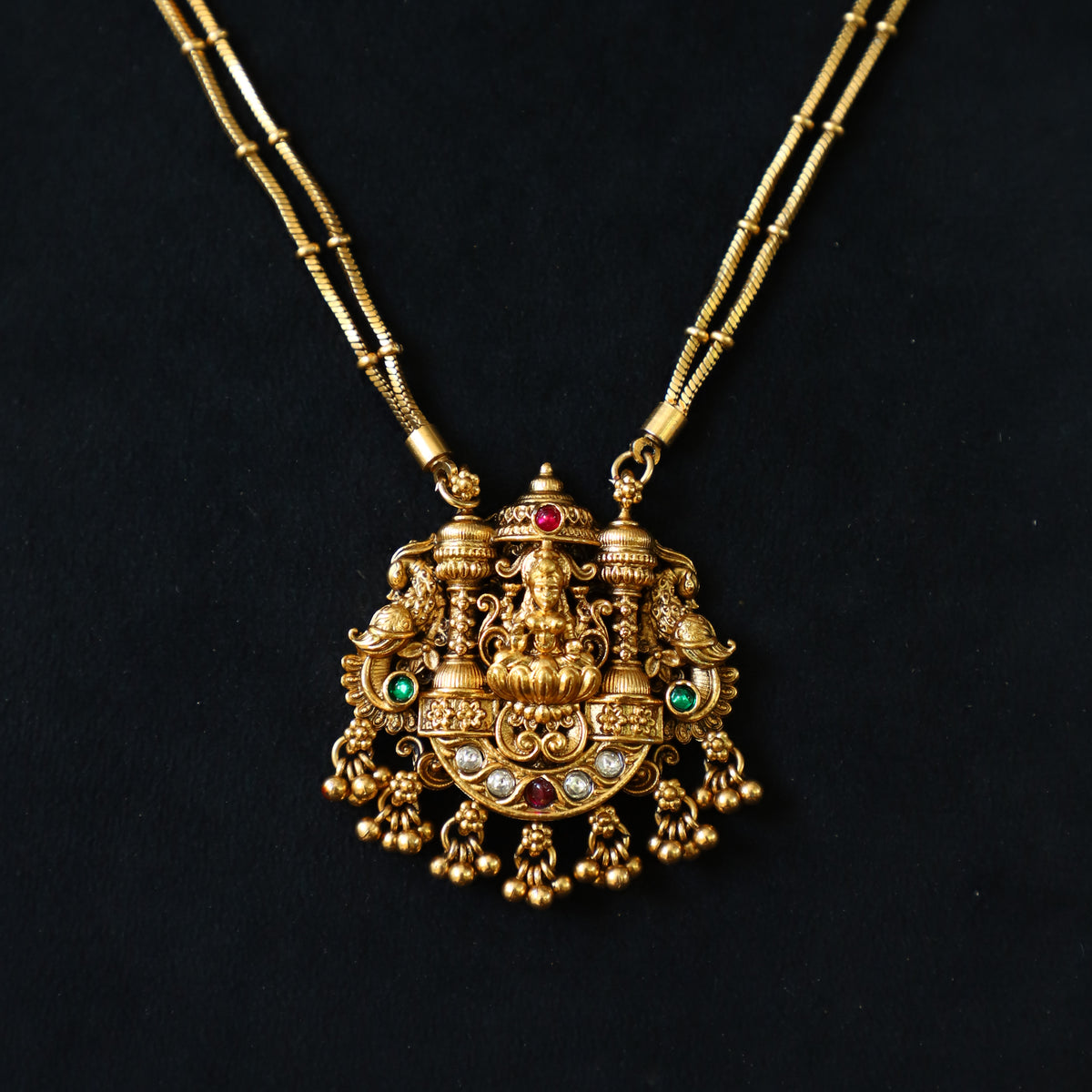 OSTRICH NECKPIECE