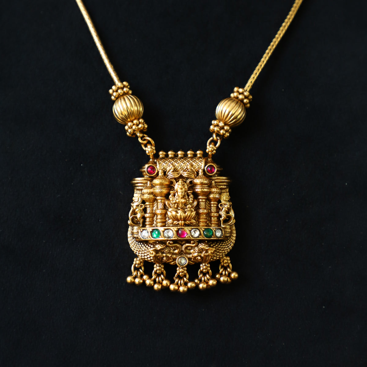 KITTEN NECKPIECE