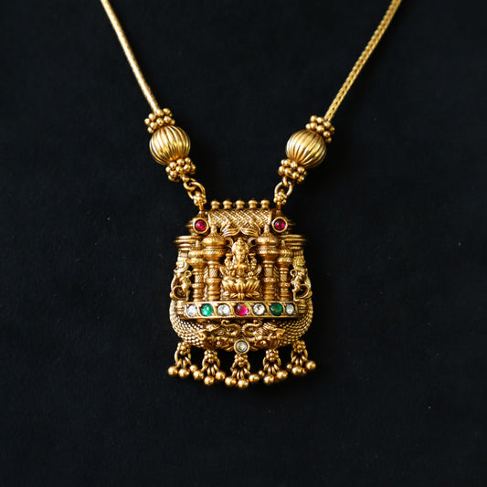 KITTEN NECKPIECE