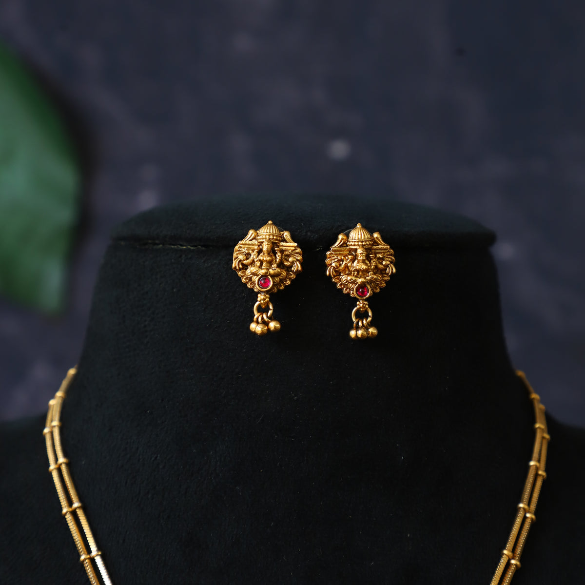 VIRANSH NECKPIECE
