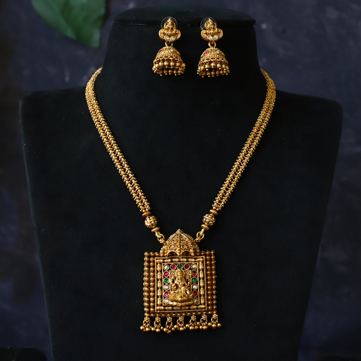 KIAN NECKPIECE