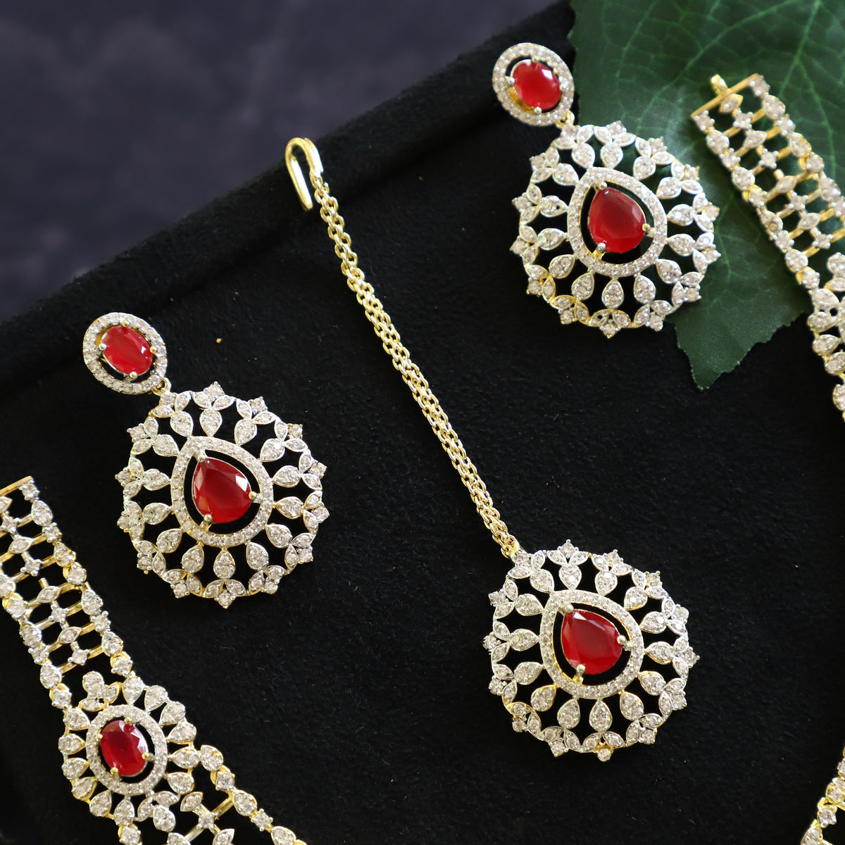 DIAMOND RELPIC NECKPIECE