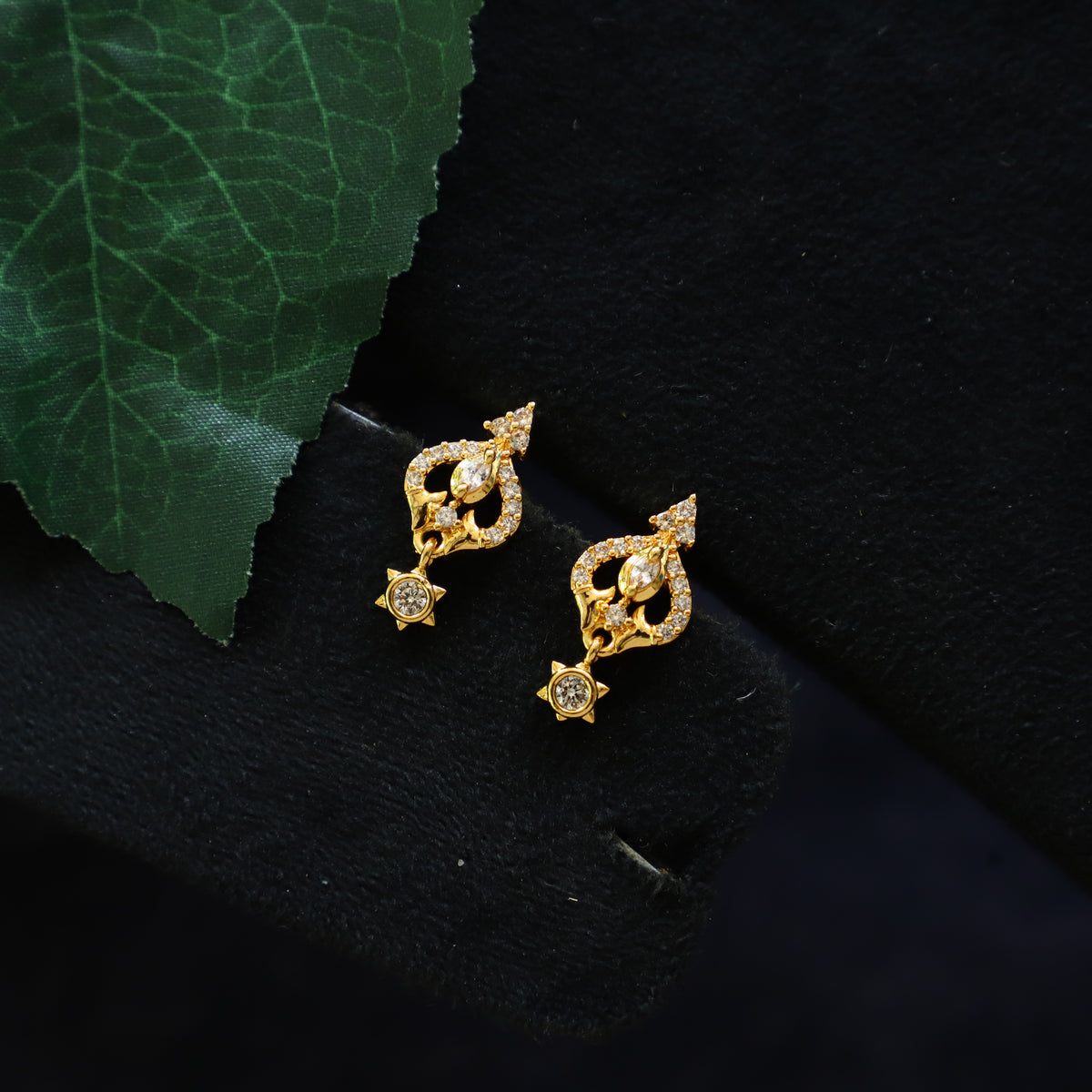 PAVI EARRING