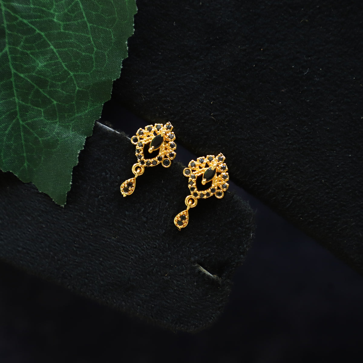KAVI EARRING