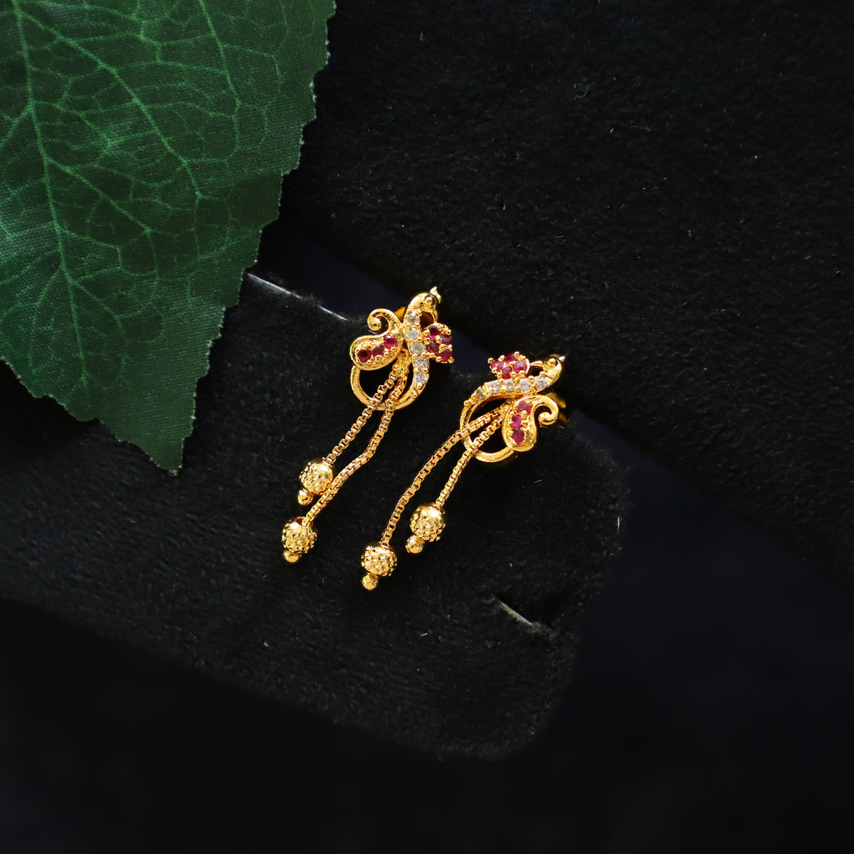 SUVAI EARRING