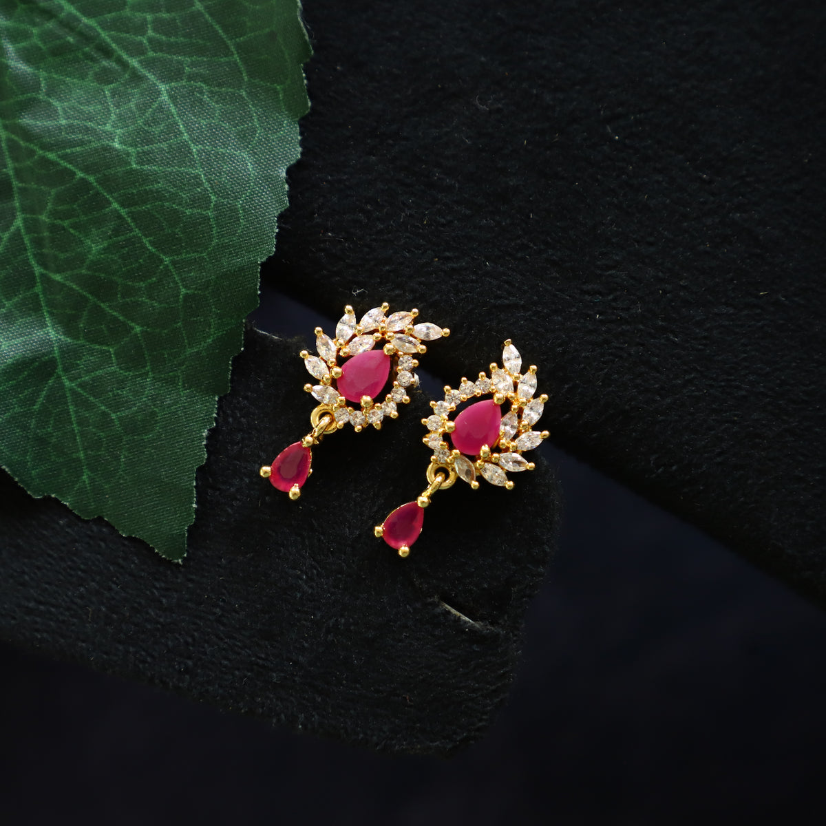 VISHU EARRING