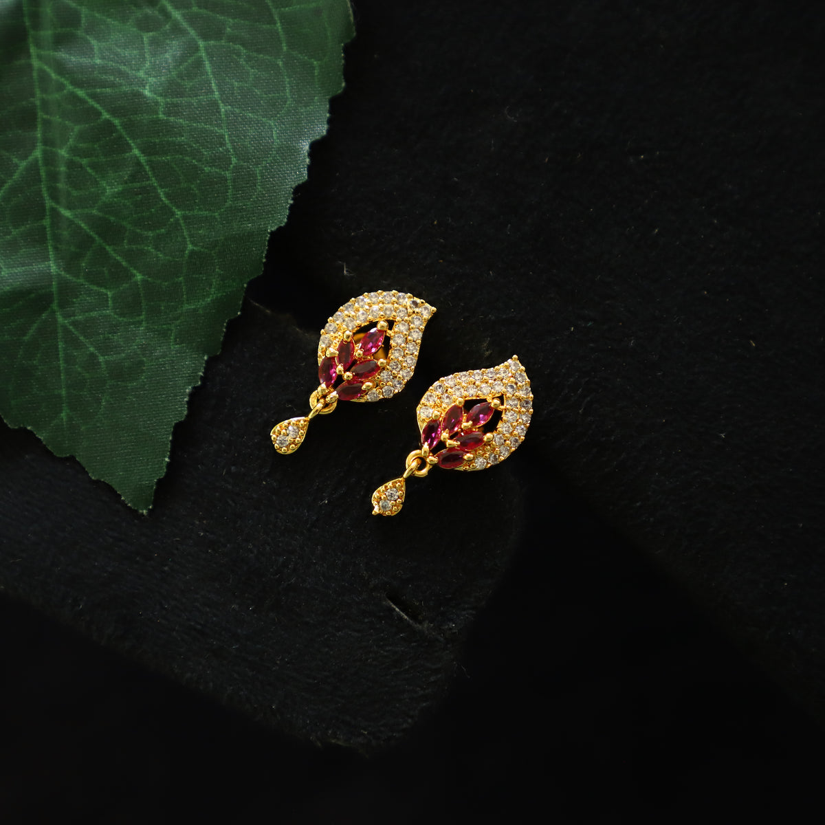 CROUCH EARRING