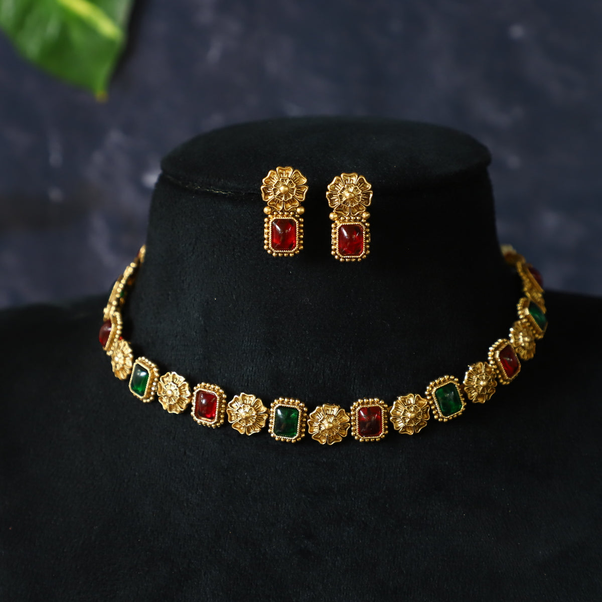 LYCHEE NECKPIECE