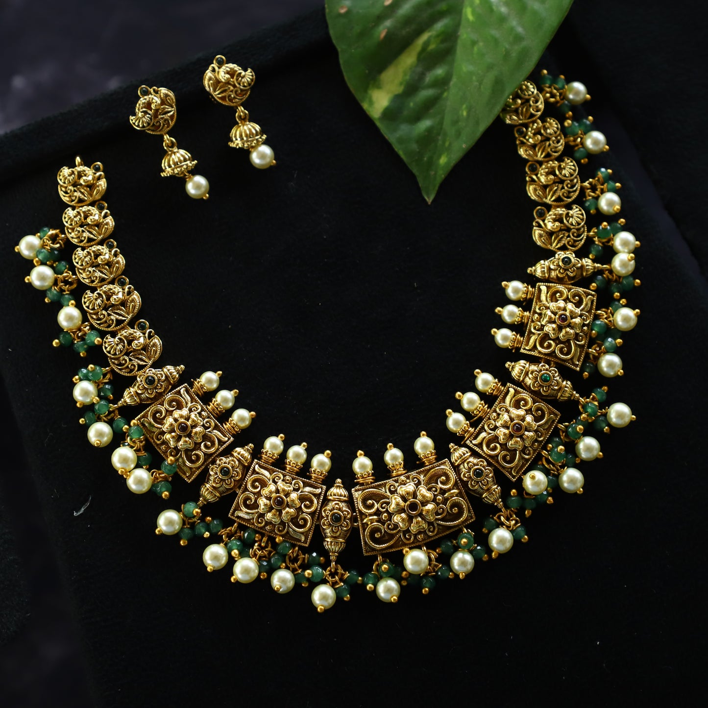 FLAX NECKPIECE