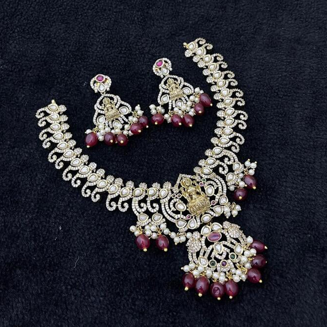 Victorian Neckpiece - Wine Red