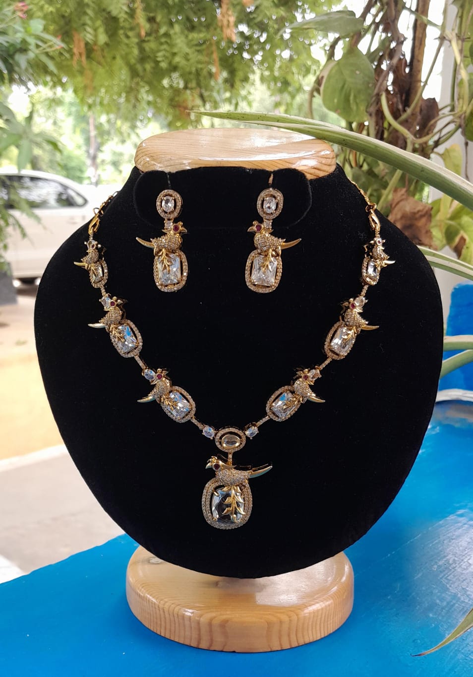 CORY NECKPIECE