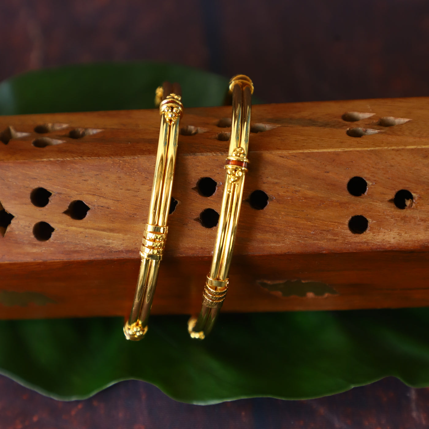 RED ENAMEL BANGELS