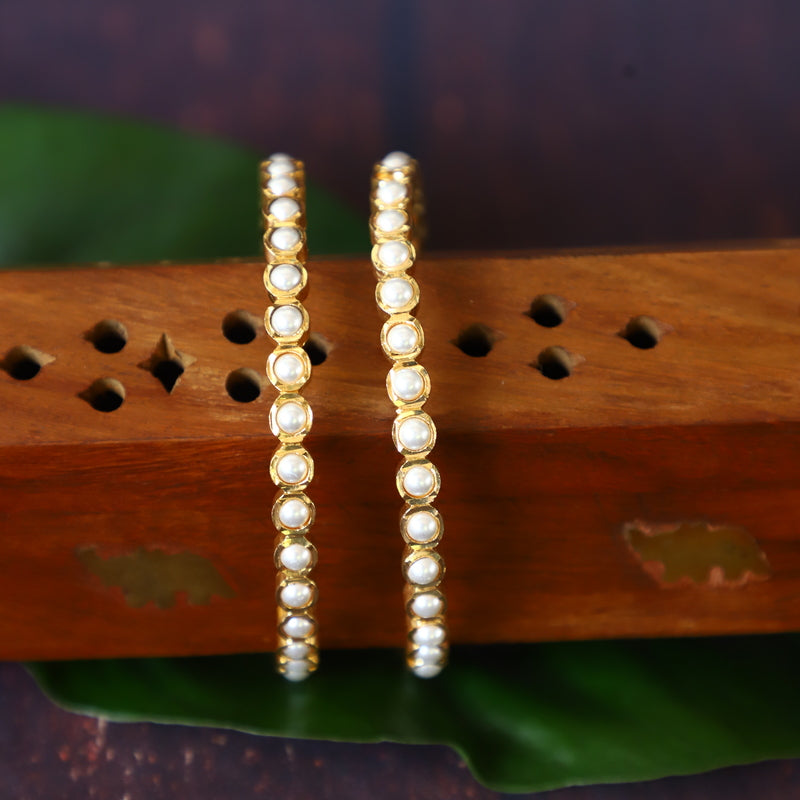 PEARL BANGLE