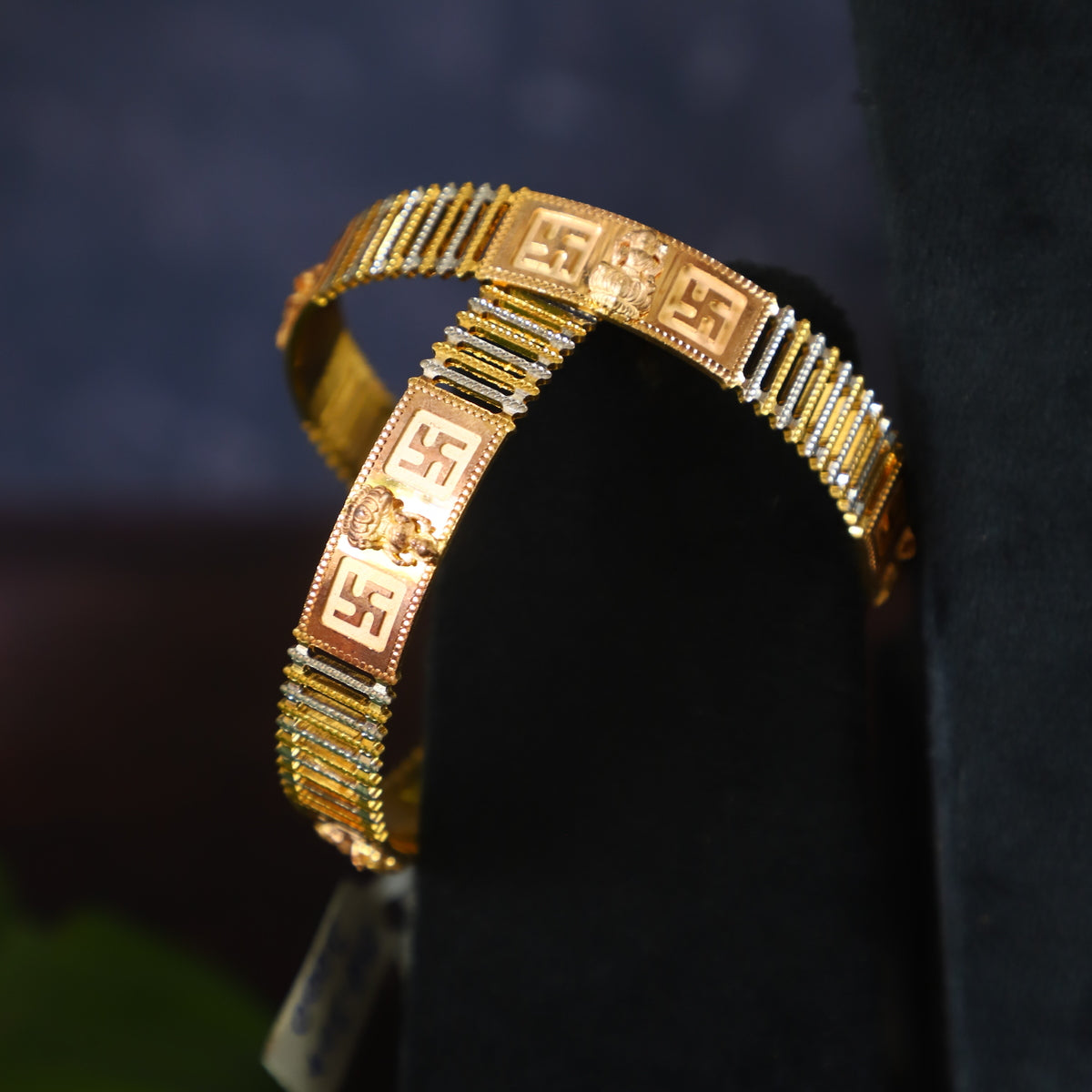 LINE BANGLES