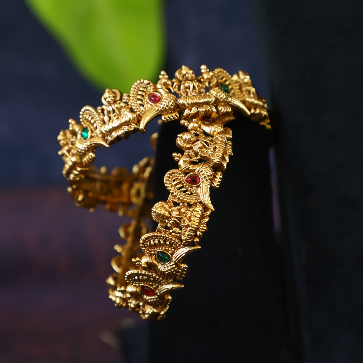 LAxI BANGLE