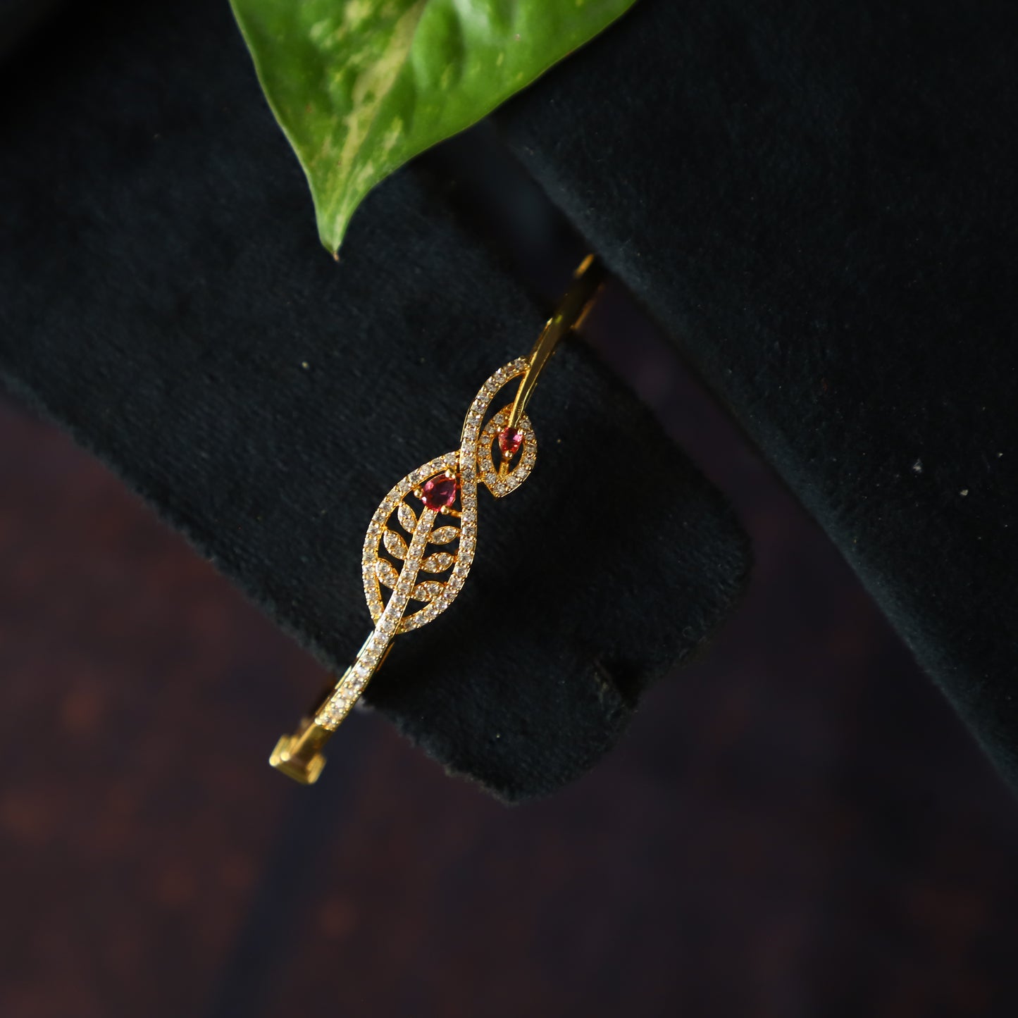 GLAMOROUS BRACELET