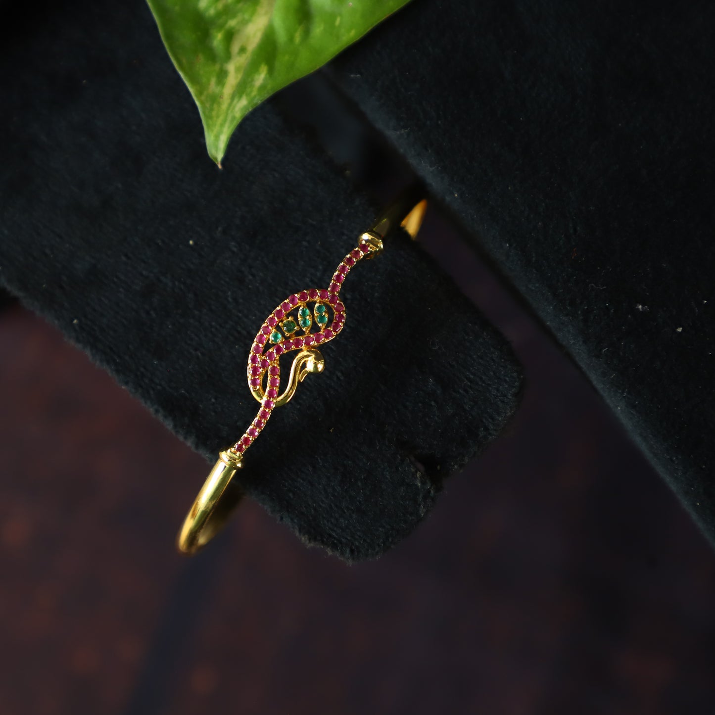 GRACEFUL BRACELET