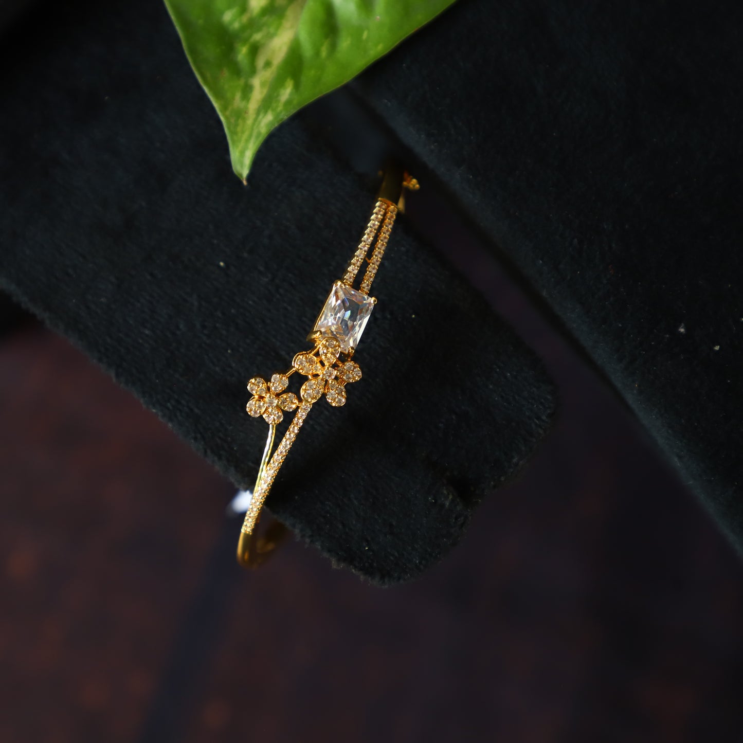 STUNNING BRACELET