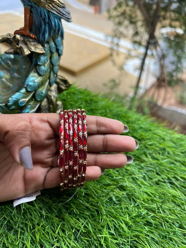GLASS BANGLE WHEAT DESIGHN MAROON COLOUR