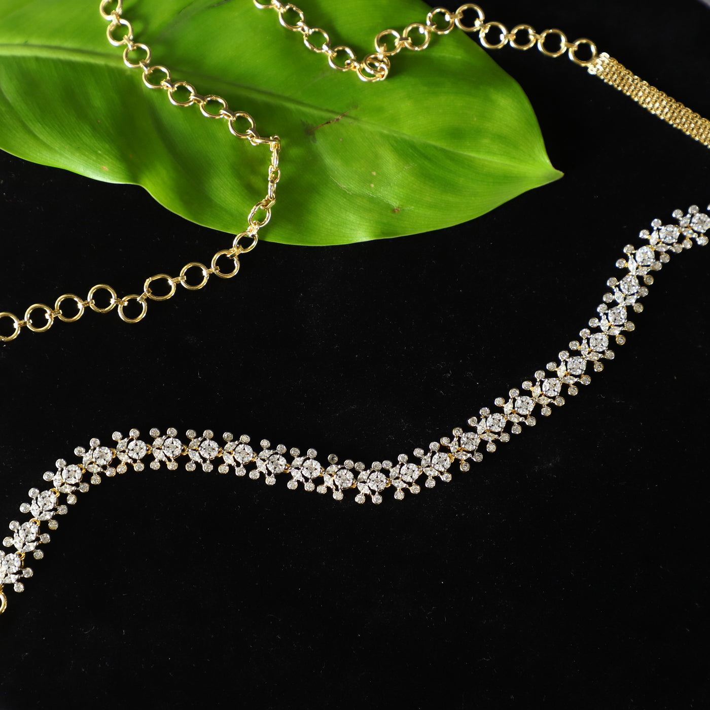 FLOWER AD HIP CHAIN