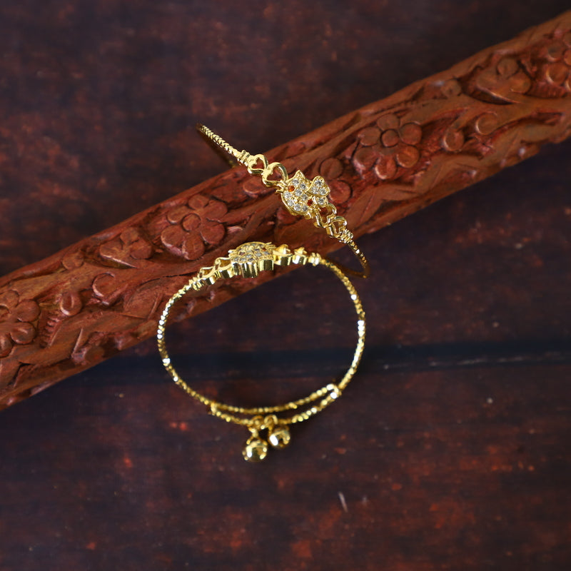 DEVINE BANGLE