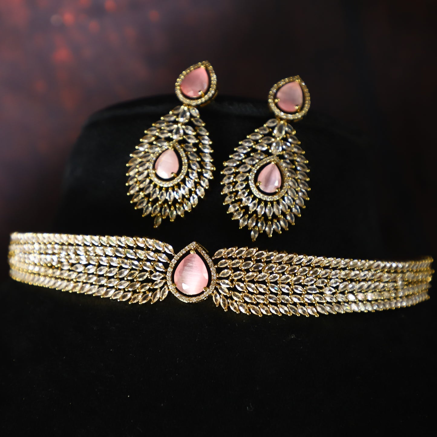 CHOKER NECKPIECE