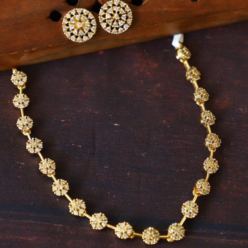 TINYA FLORAL NECKPIECE