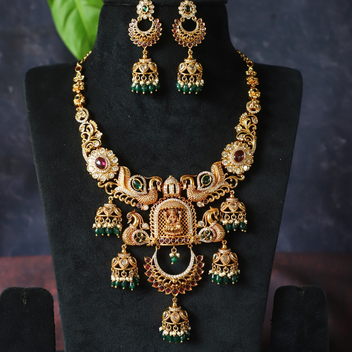 MAYIL LAXI NECKPIECE