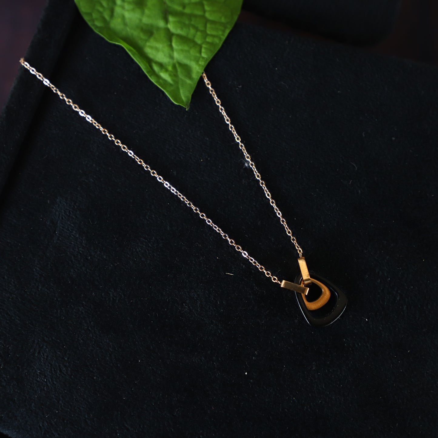 BLACK -CHAIN