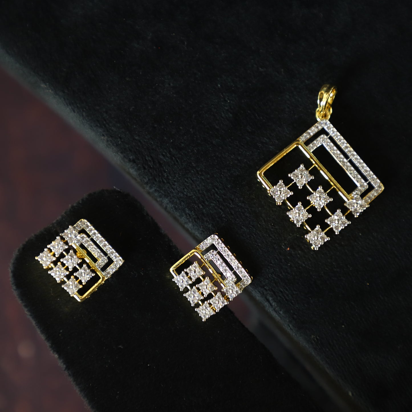 FOUR STONE SET