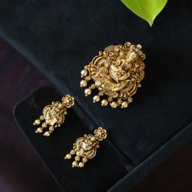 ANTIQUE PENDANT SET