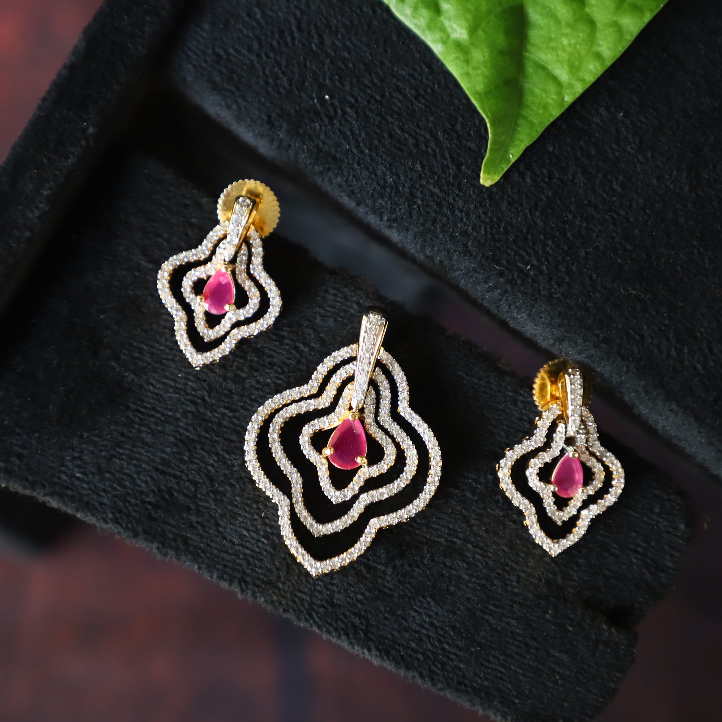TWIN PENDANT