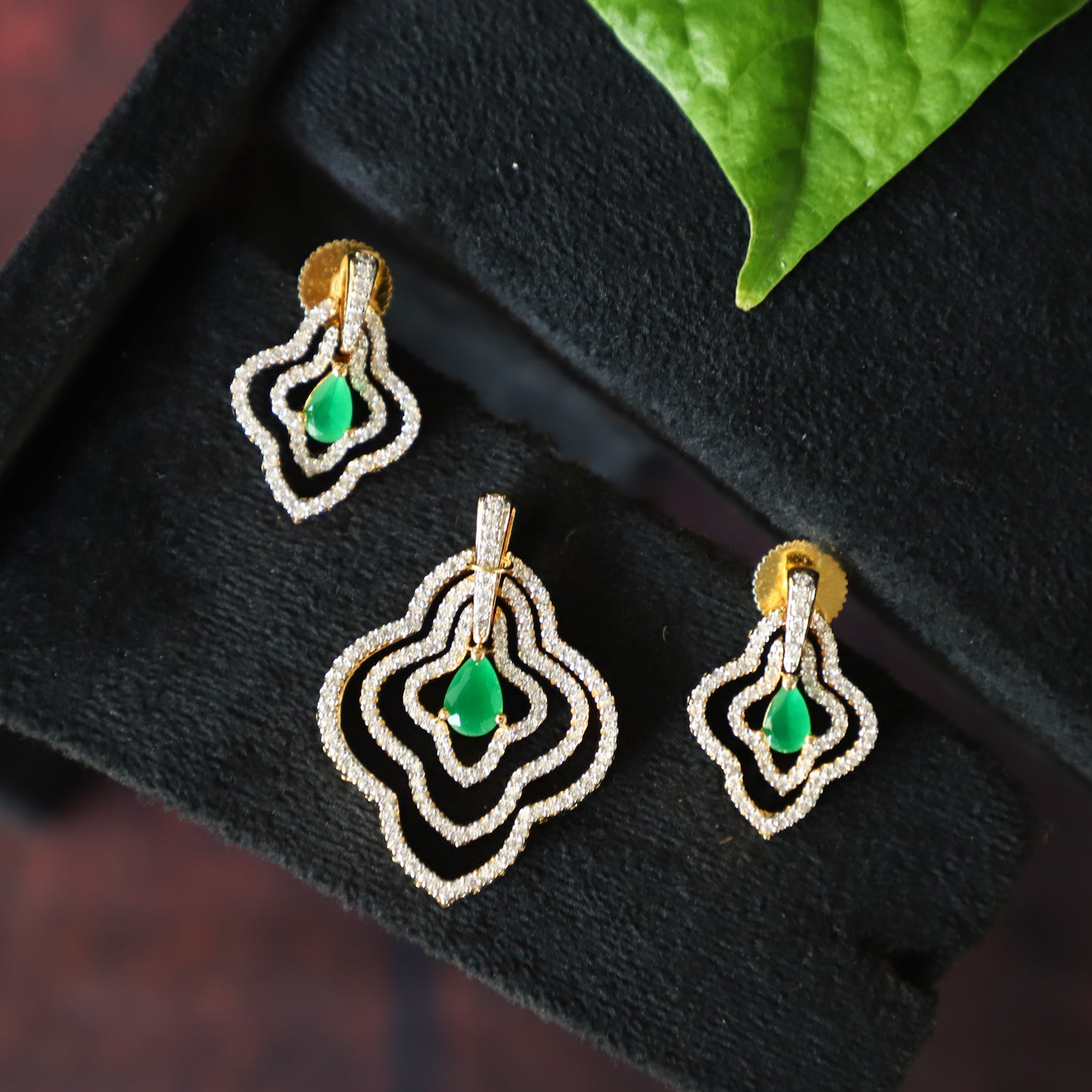 TWIN PENDANT