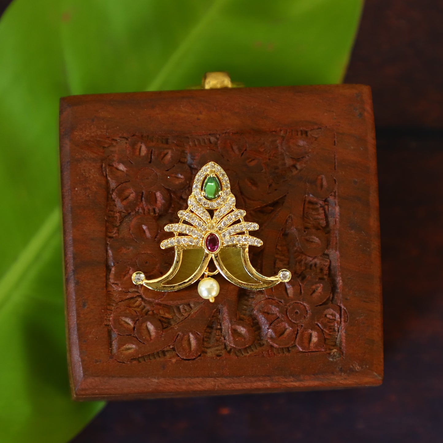 SMALL SINGA PAL PENDENT